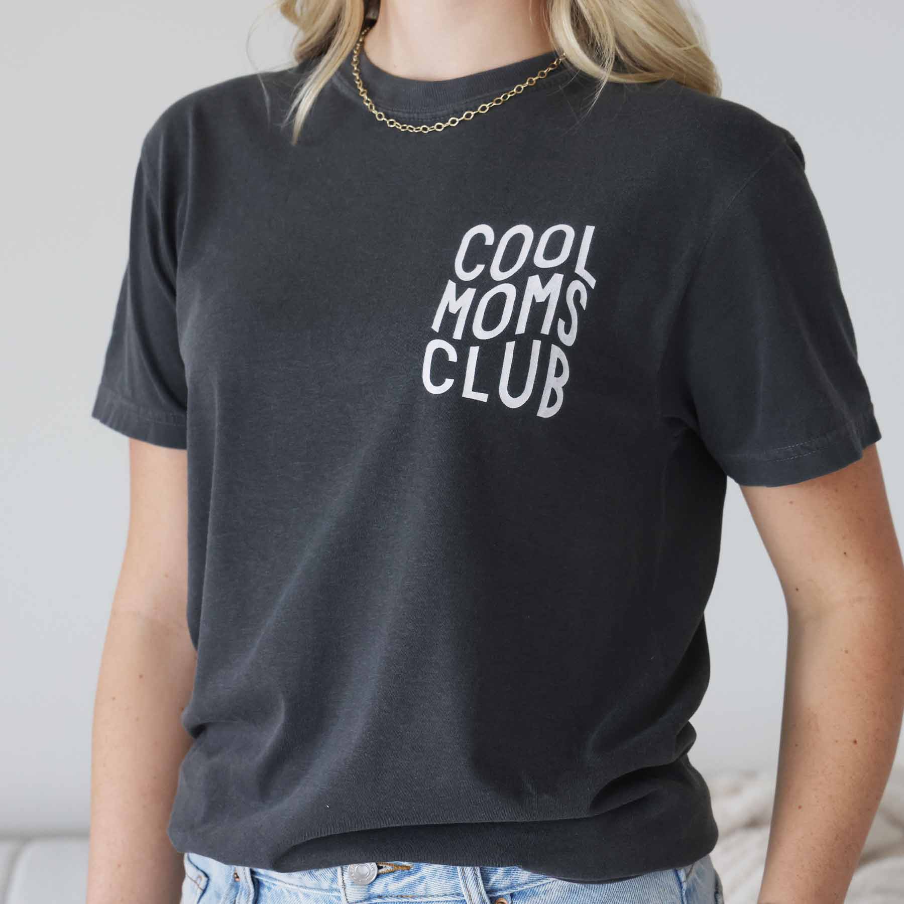 Cool Moms Club Graphic Tee | Pepper - Image 4