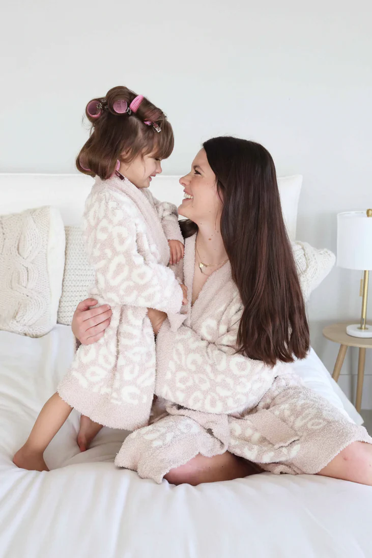 CuddleLane™ Adult Robe | Leopard