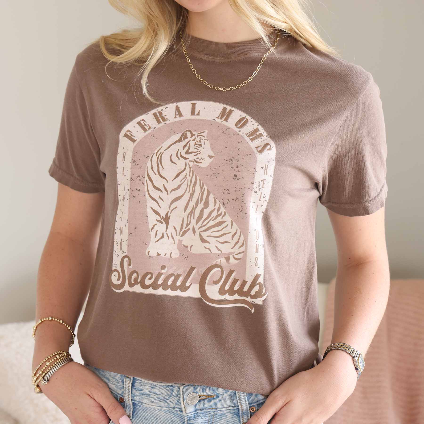 Feral Moms Club Graphic Tee | Espresso - Image 3