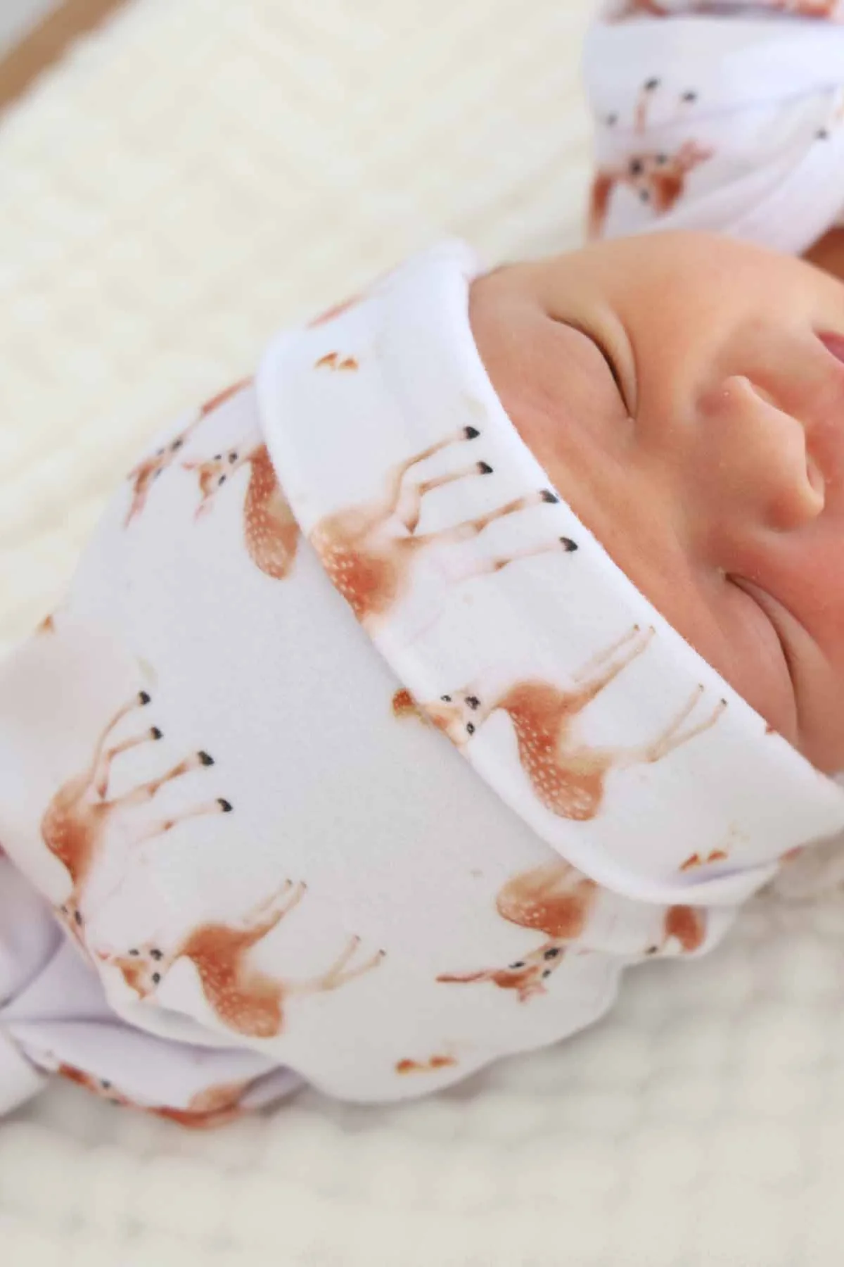 Friendly Fawns Newborn Baby Knot Gown & Hat Set - Image 4