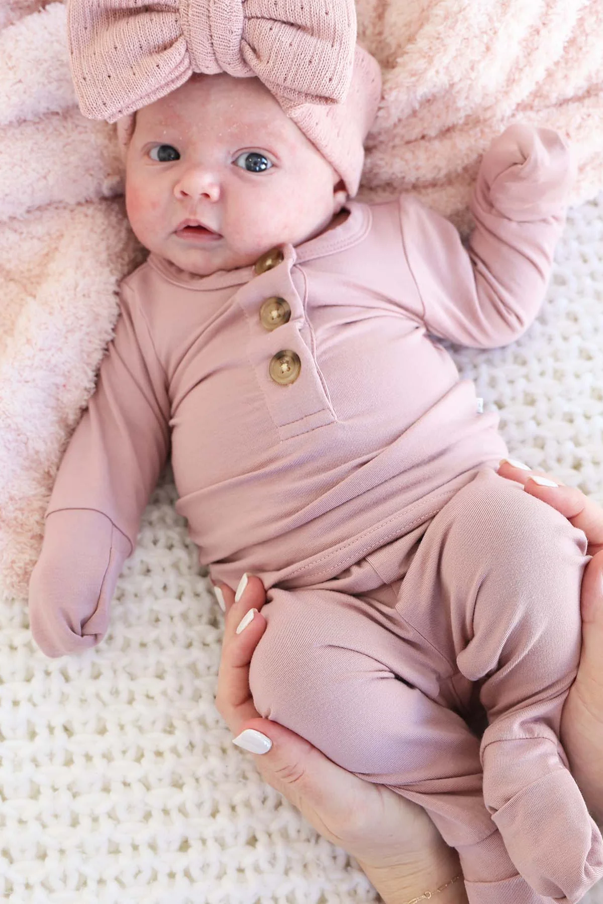 Large Knit Bow - Image 4
