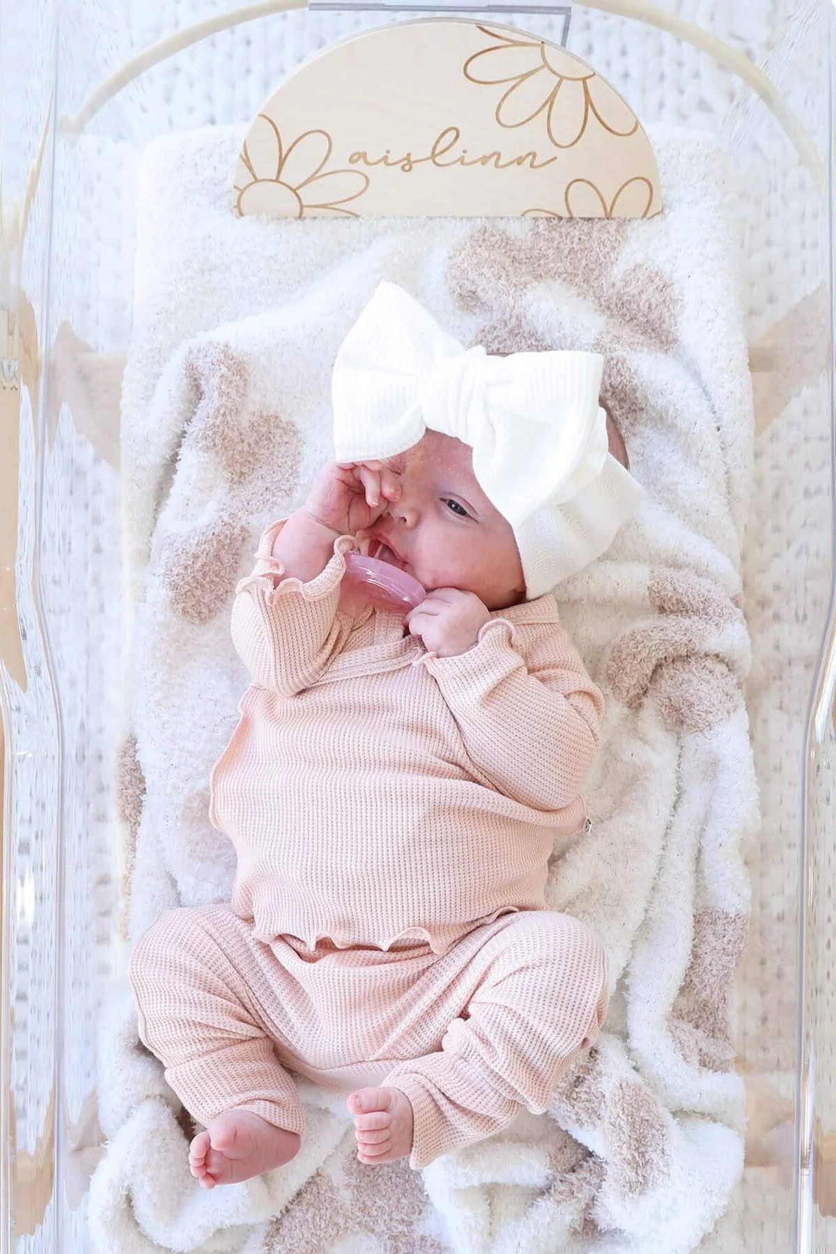 Large Waffle Knit Bow - Image 2