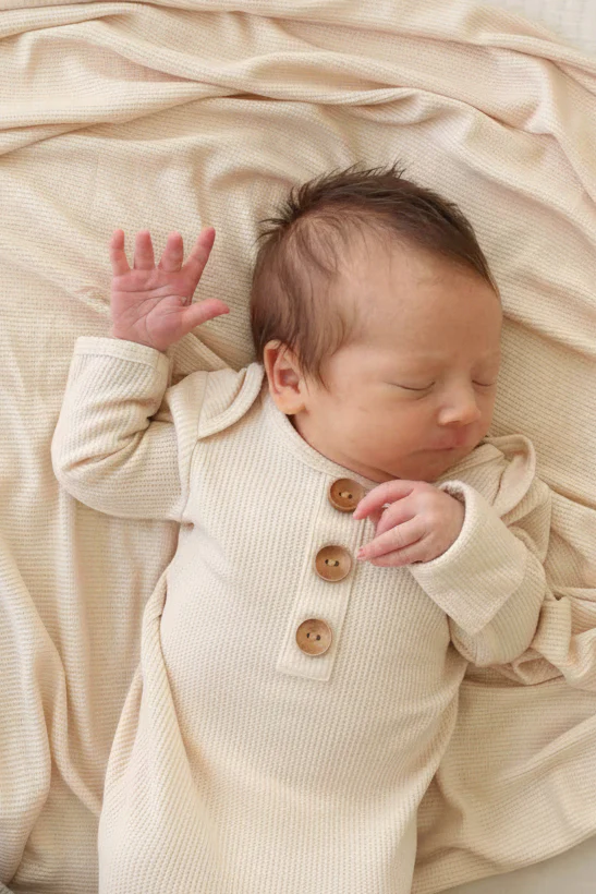 Oatmeal Bamboo Waffle Newborn Baby Knot Gown & Hat Set - Image 3