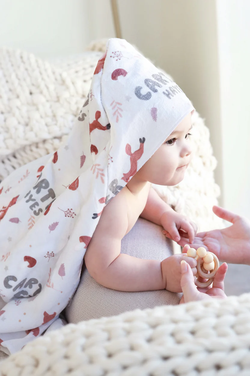 Personalized Hooded Towel | Red Fox Run - Image 2