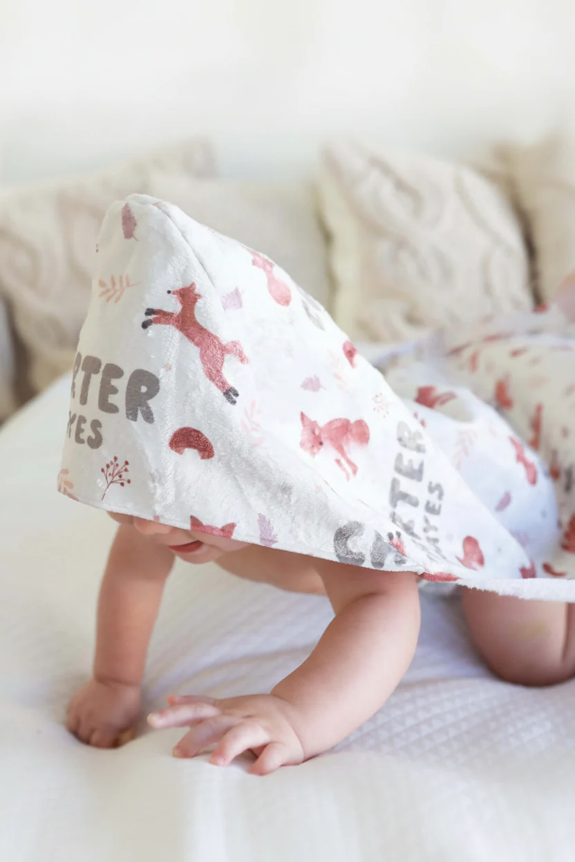 Personalized Hooded Towel | Red Fox Run - Image 7