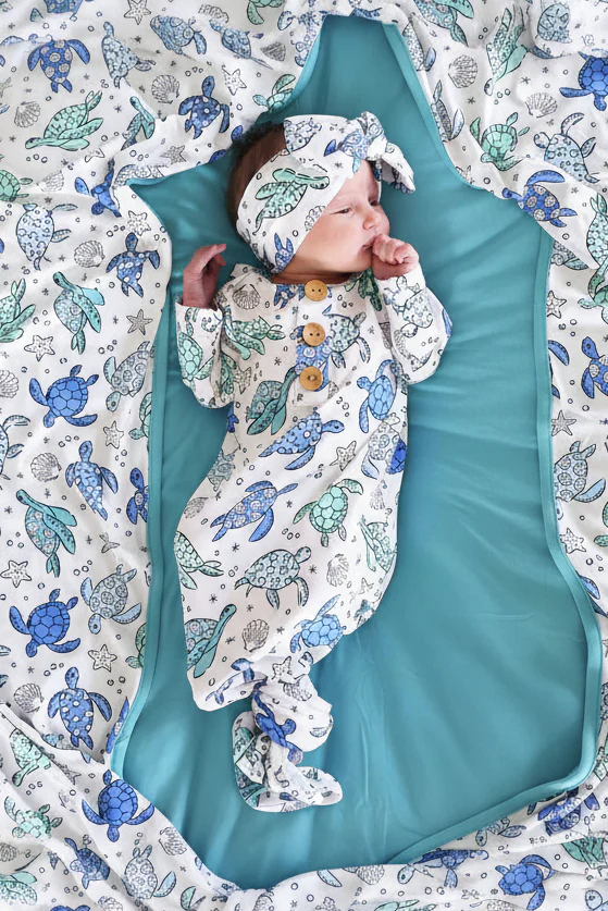Sea Turtle Splash Newborn Baby Knot Gown & Hat Set