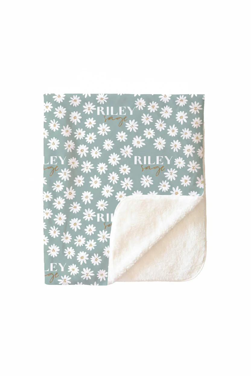 Soft Green Daisy Personalized Toddler Blanket - Image 3